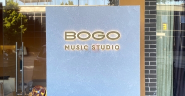 BOGO形象背景墙LOGO字定制案例
